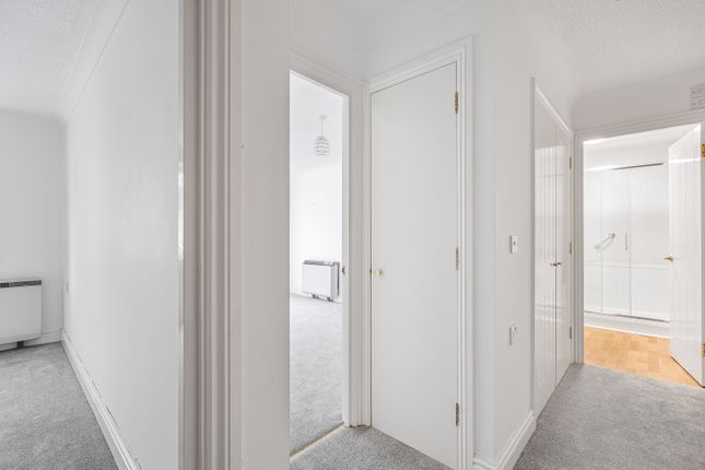 Flat 18 Leander Court, Strand, Teignmouth photo 3