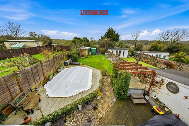 26, Heathview Avenue, Dartford photo 4