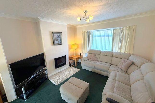 24, Cedar Road, Feltham photo 2