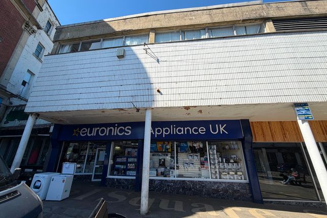 Studio house on 27 High Street, Bargoed, £155,000