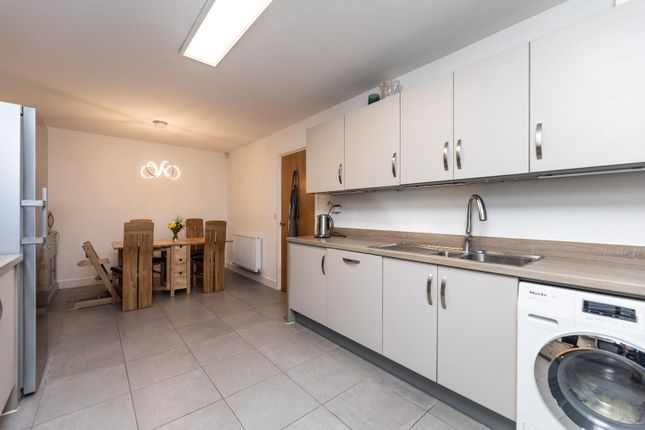 46, Arnall Street, West Yorkshire photo 3