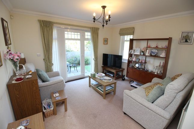 4 , Brookview Lodge, Green Lane, Worcester Park photo 2