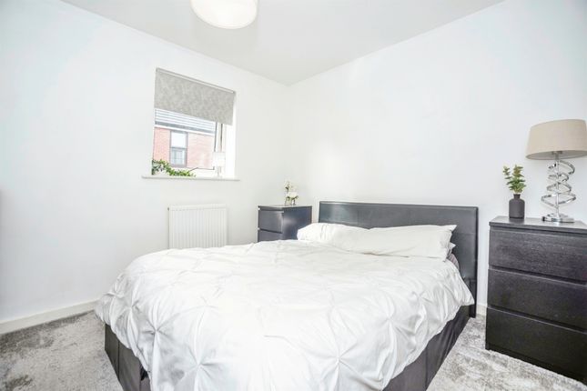 Flat for sale in Malthouse Drive, Grays