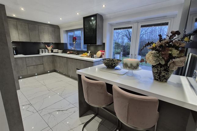 24, Cheddleton Park Avenue, Staffordshire photo 3