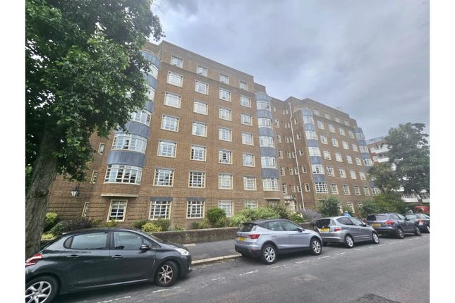 1-bed flat on 9 Harewood Court, Wilbury Road, Hove, £250,000