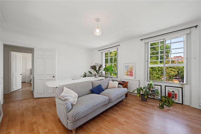 Second Floor Flat, 12, Canonbury Square, London photo 4