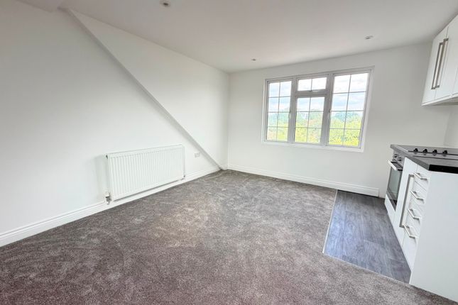 Thorn Close, Northolt photo 2