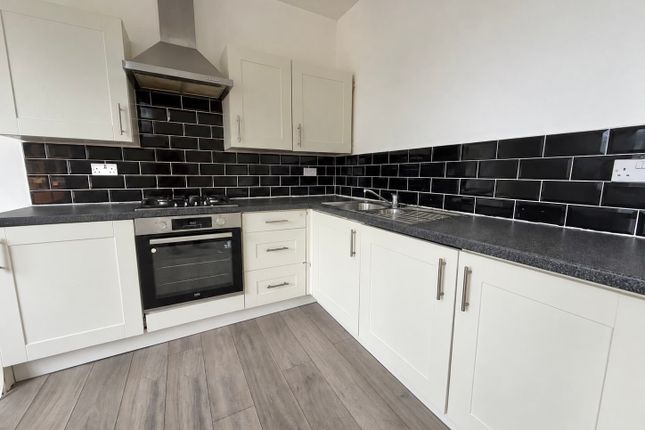 Flat 3, 9b, DEWSBURY photo 3