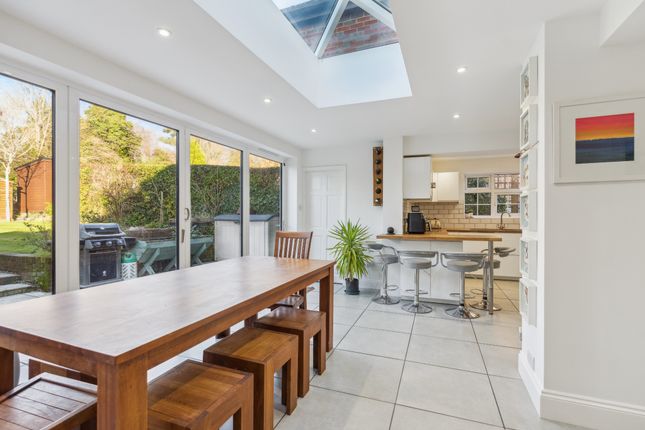 39 The Ridgeway, Stanley Hill, Amersham photo 3