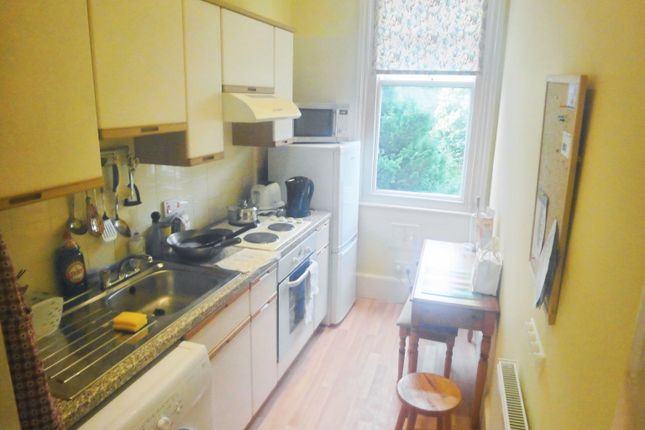 Flat 2, 12 Powderham Crescent, EXETER photo 5