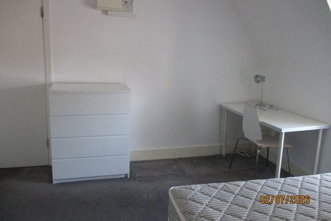 37A, Stafford Road, Wallington photo 2