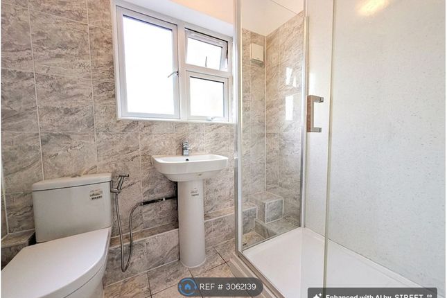 Flat, Bassett Court Bassett Avenue, Southampton photo 5