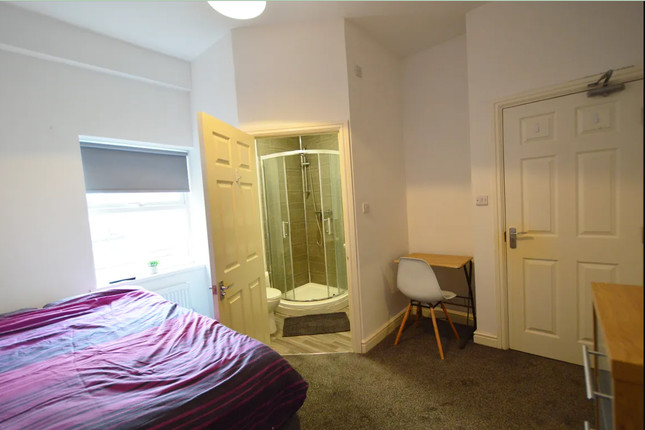 Shared accommodation to rent in Clifton Road, Darlington