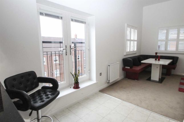 Flat to rent in Turing Gate, Bletchley, Milton Keynes