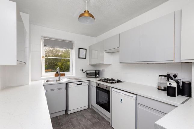 Flat to rent in Mandalay Court, Brighton, East Sussex
