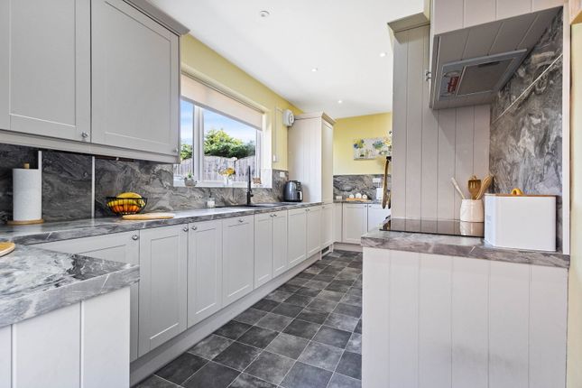 38, Swanhill Lane, Pontefract photo 2