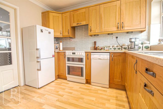 12, Mayfield Close, Essex photo 4