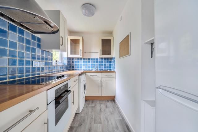 81, Bridgestone Drive, Bourne End photo 4
