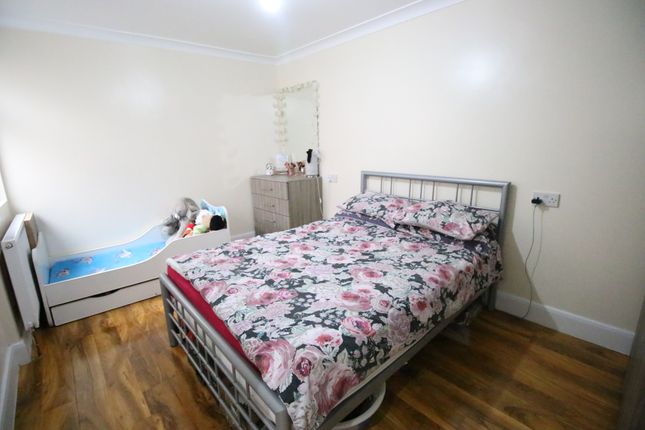 Thumbnail Flat to rent in Mornington Crescent, Hounslow, Greater London