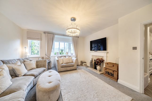 56, Woodwaye, Hertfordshire photo 4