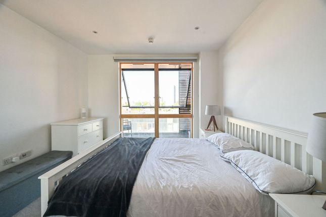 Barry Blandford Way, E3, Bow photo 4