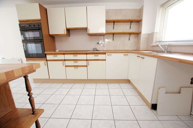 7 Worcester Court, Howe Road, Gosport photo 4