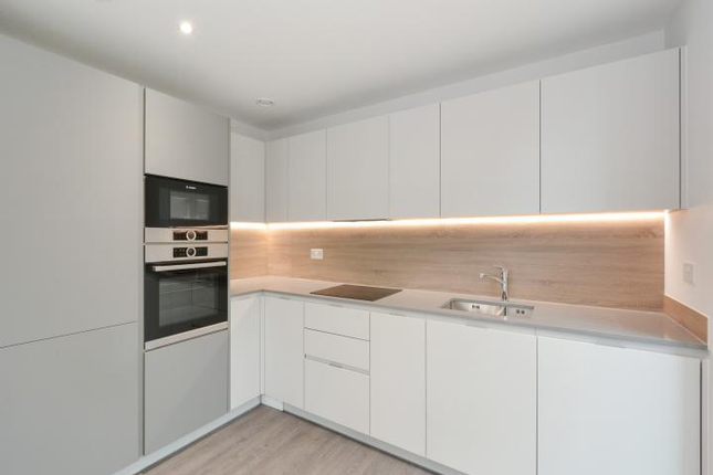 Thumbnail Flat to rent in Newnton Close, Woodberry Down