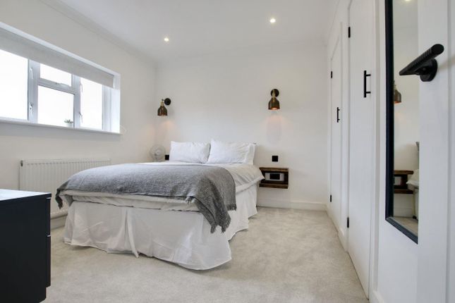 End terrace house for sale in Walton Road, Hoddesdon