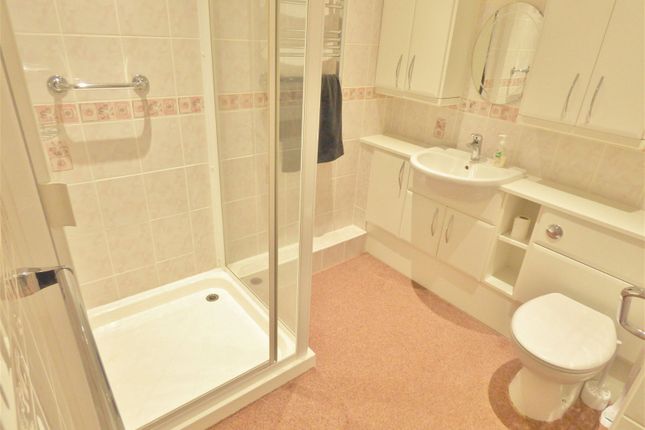 Flat for sale in The Spinney, Swanley