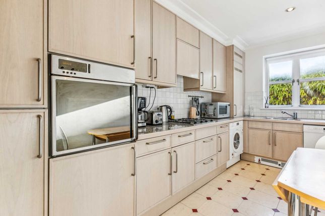 Flat for sale in Redwood Mansions, Kensington Green