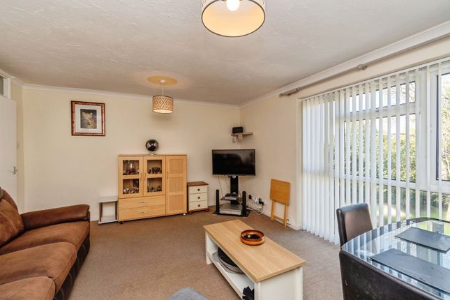 Flat 15, Adam Court,, New Penkridge Road, Staffordshire photo 3