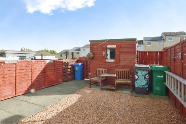255, Redcraigs, Kirkcaldy photo 2
