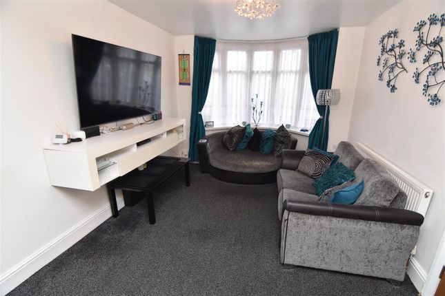 65, Hodge Hill Road, Birmingham photo 4