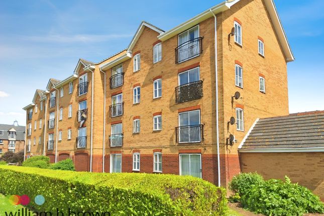 Flat to rent in Timber Court, Argent Street, Grays