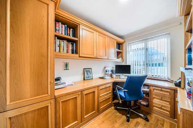 3A, Eastbury Avenue, Middlesex photo 3