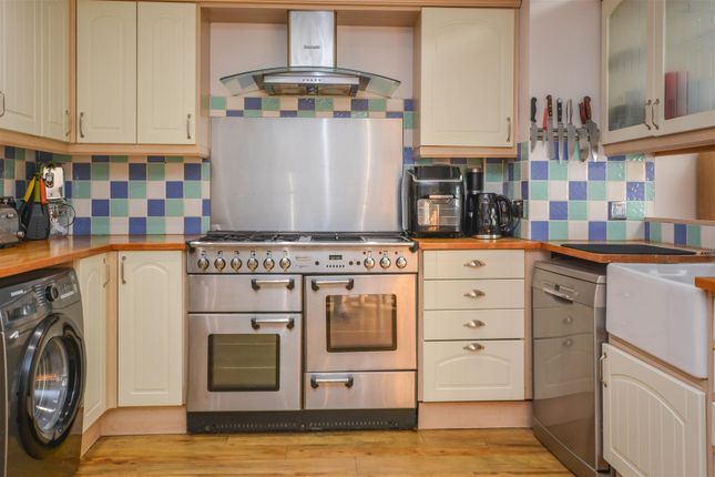 66, Oliver Road, Brentwood photo 3