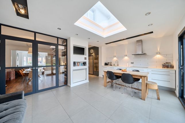24, Meadow Road, Pinner photo 4