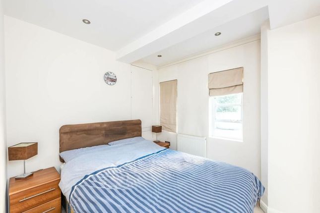 22 Nell Gwynn House, Sloane Avenue, London photo 4