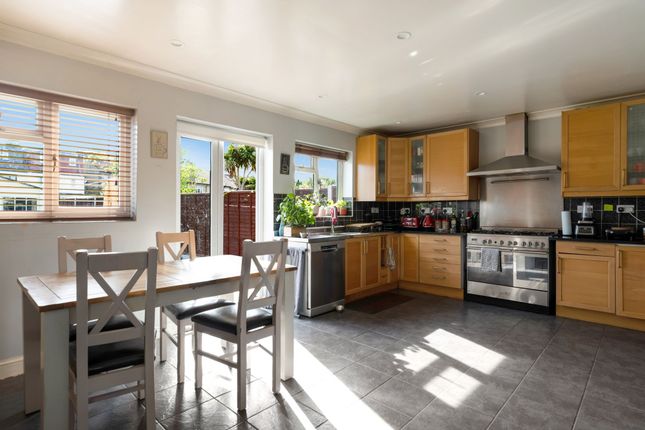 2, Northfield Crescent, Sutton photo 4