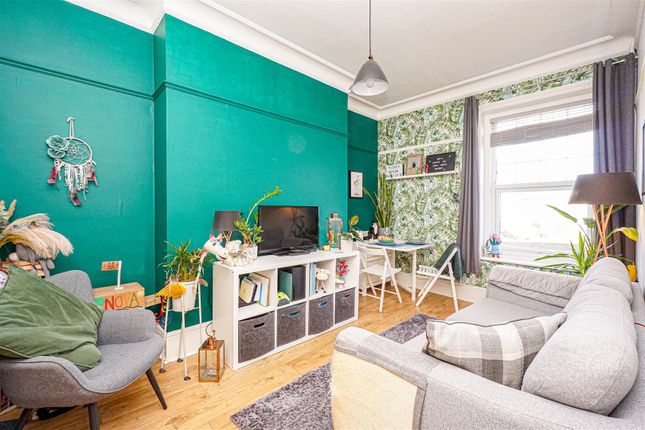 Flat 6 Wilton House, 1, Grosvenor Gardens, St Leonards-On-Sea photo 3
