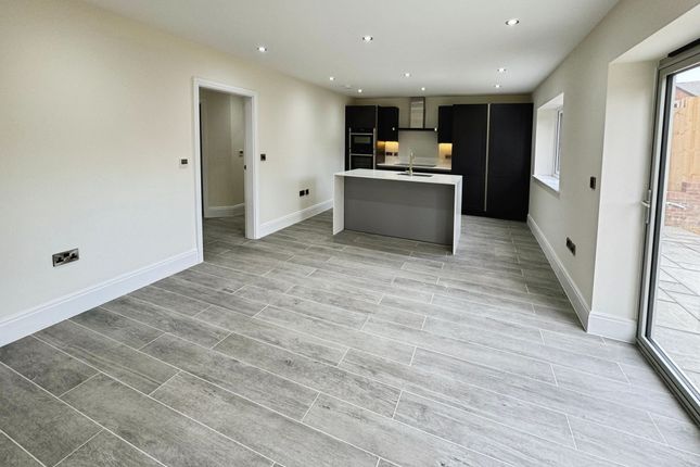 The Nook, Donnerville Gardens, Telford photo 2