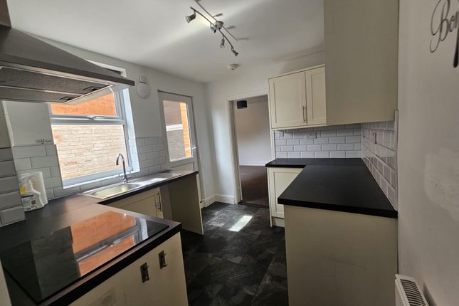 38, Belle Vue Road, Ipswich photo 5