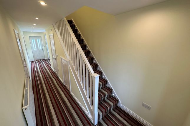 111 Vesper Road, Leeds photo 5