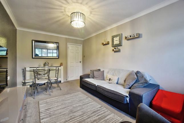 Thumbnail Flat for sale in Wellfield Gardens, Hale, Altrincham, Greater Manchester