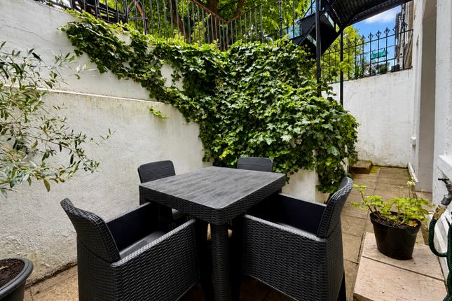 Warwick Road (Philbeach Gardens side), Earls Court, London photo 2