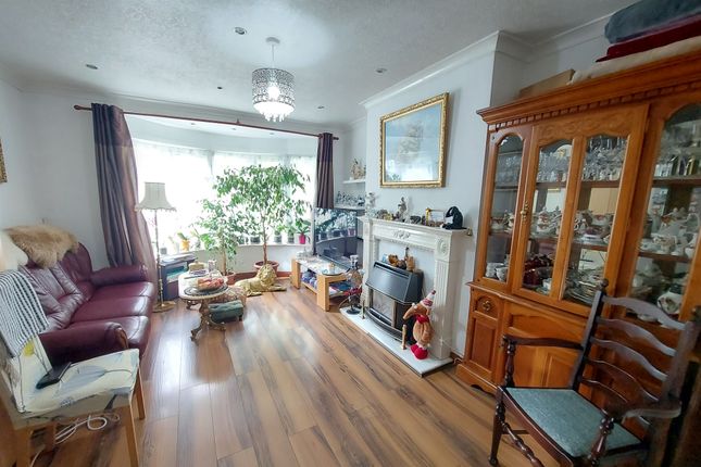 38 Park Hill Drive, Bradford photo 2