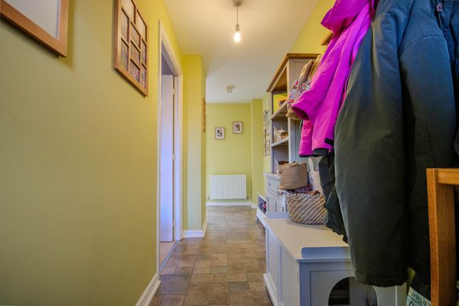5, Buzzard Way, Hengoed photo 3