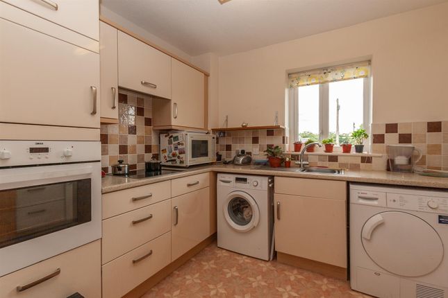 3, The Mulberrys, Royal Wootton Bassett photo 3