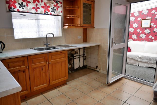 2, Luckett Way, Calne photo 4