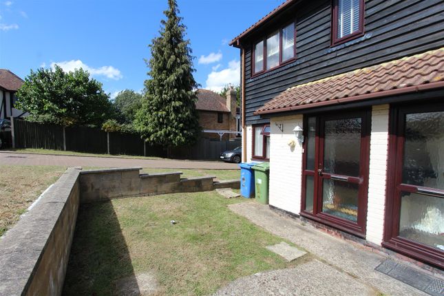 Thumbnail Maisonette to rent in Wickham Close, Newington, Sittingbourne